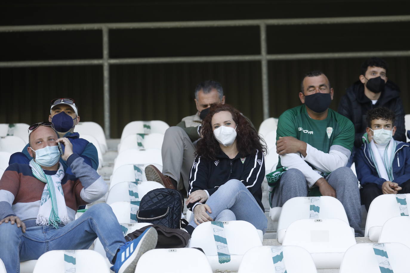 Las mejores imágenes del ambiente en el Córdoba CF - Betis Deportivo