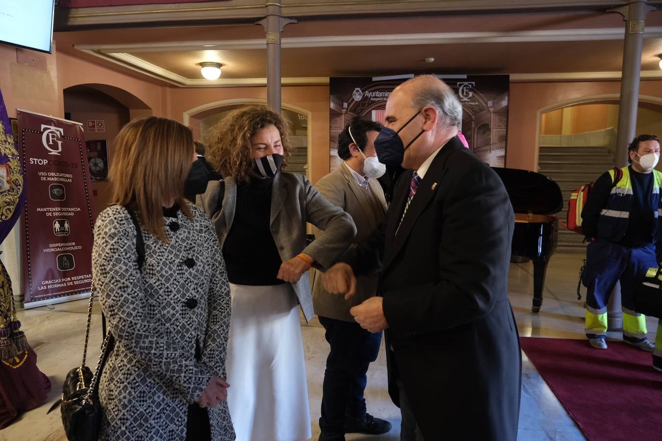 FOTOS: El pregonero Iván Roa abre las puertas de la Semana Santa de Cádiz 2021