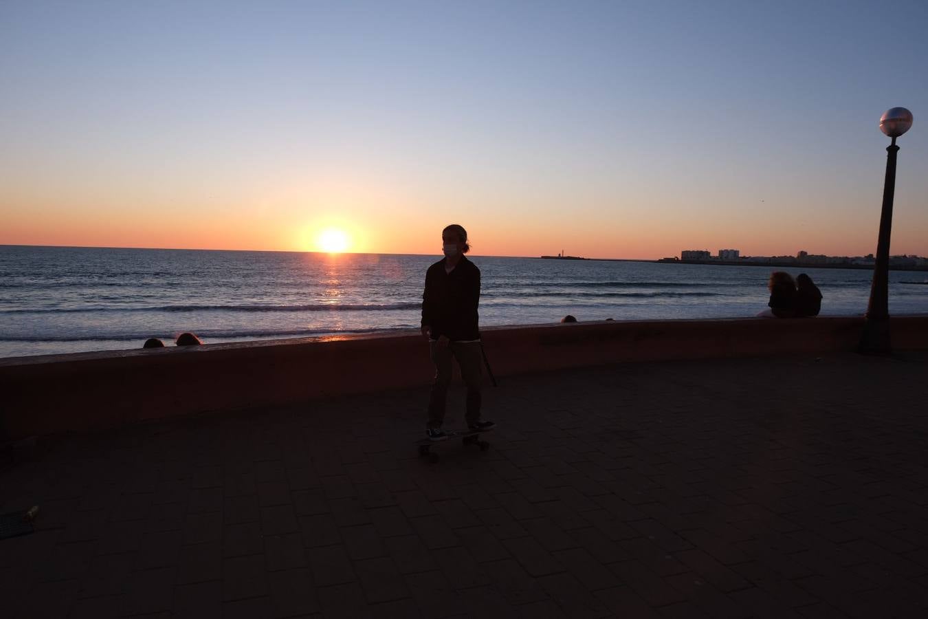 El atardecer gaditano: la espectacular puesta de sol de Cádiz