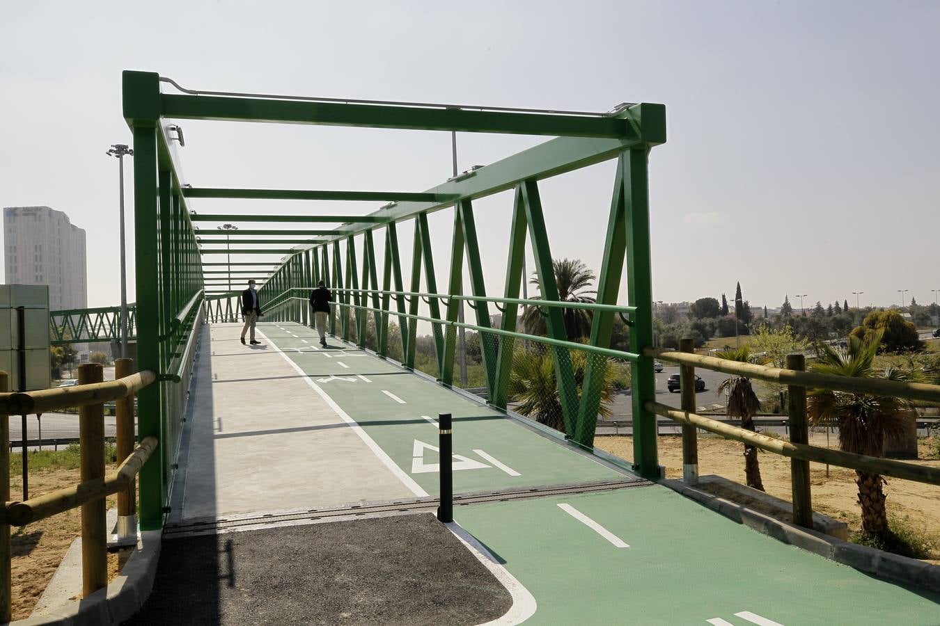 Inauguración de la pasarela ciclopeatonal en Mairena del Aljarafe