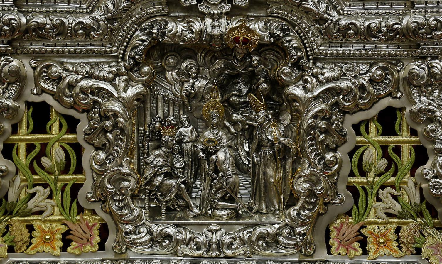 El nuevo respiradero del paso de la Virgen de la Merced de Córdoba, en imágenes