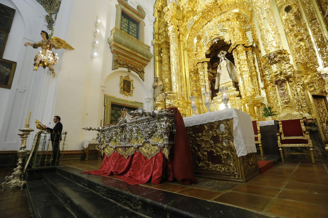 El nuevo respiradero del paso de la Virgen de la Merced de Córdoba, en imágenes