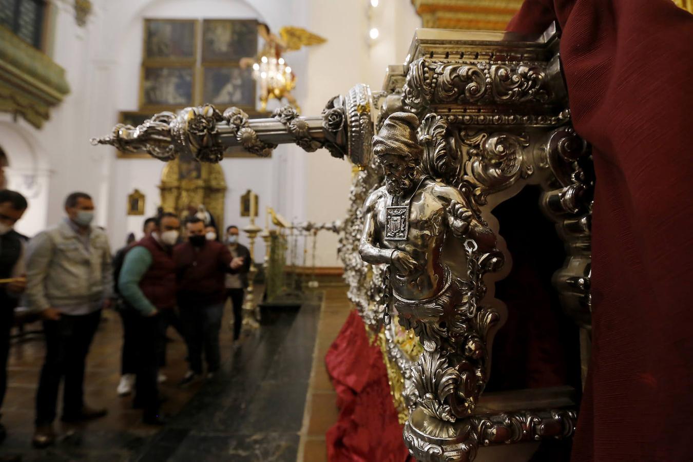 El nuevo respiradero del paso de la Virgen de la Merced de Córdoba, en imágenes