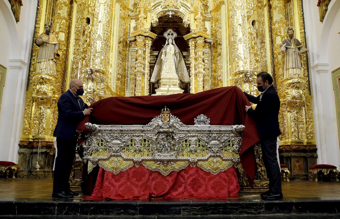 El nuevo respiradero del paso de la Virgen de la Merced de Córdoba, en imágenes