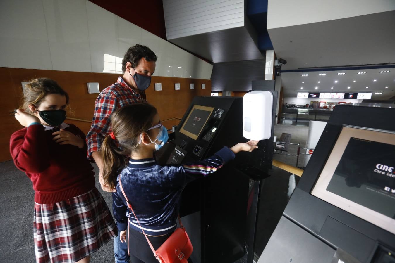 El regreso de las salas de cine de Córdoba, en imágenes