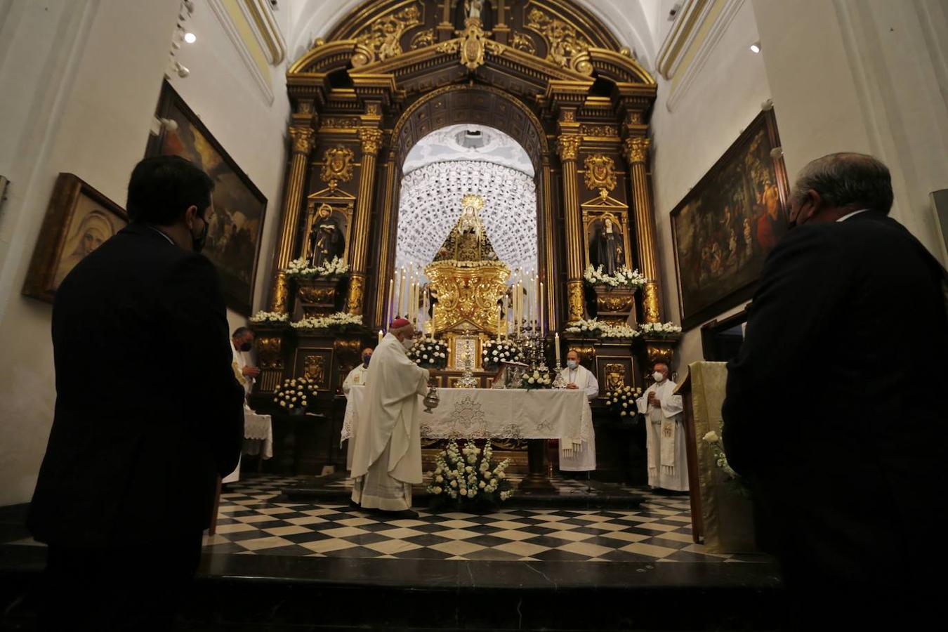 El Viernes de Dolores en la plaza de Capuchinos de Córdoba, en imágenes