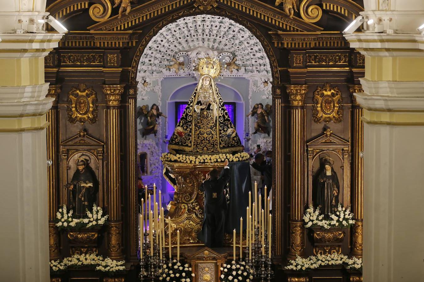 El Viernes de Dolores en la plaza de Capuchinos de Córdoba, en imágenes