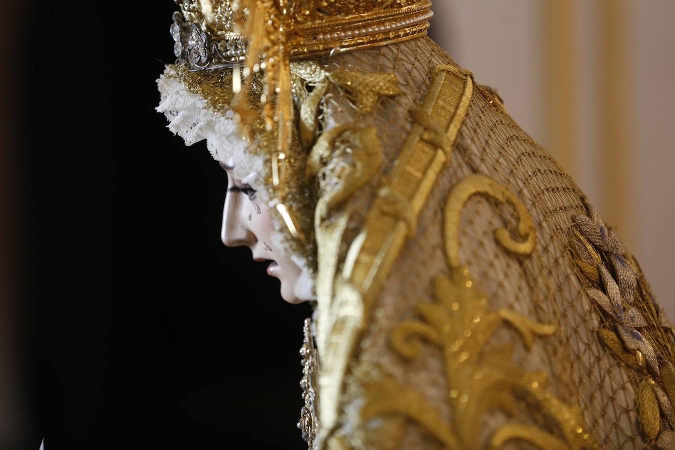 El Viernes de Dolores en la plaza de Capuchinos de Córdoba, en imágenes