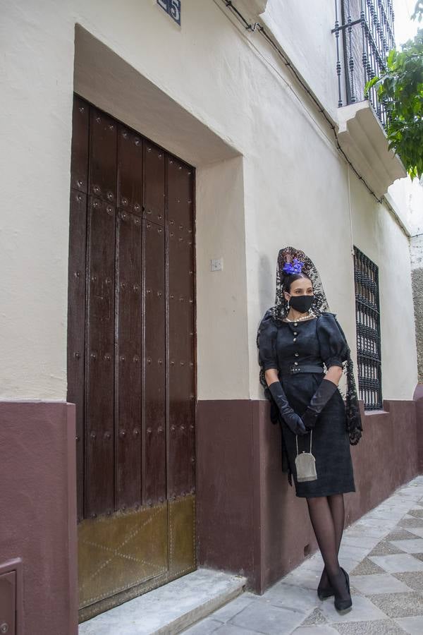 Modelos de mantilla por el Centro de Sevilla