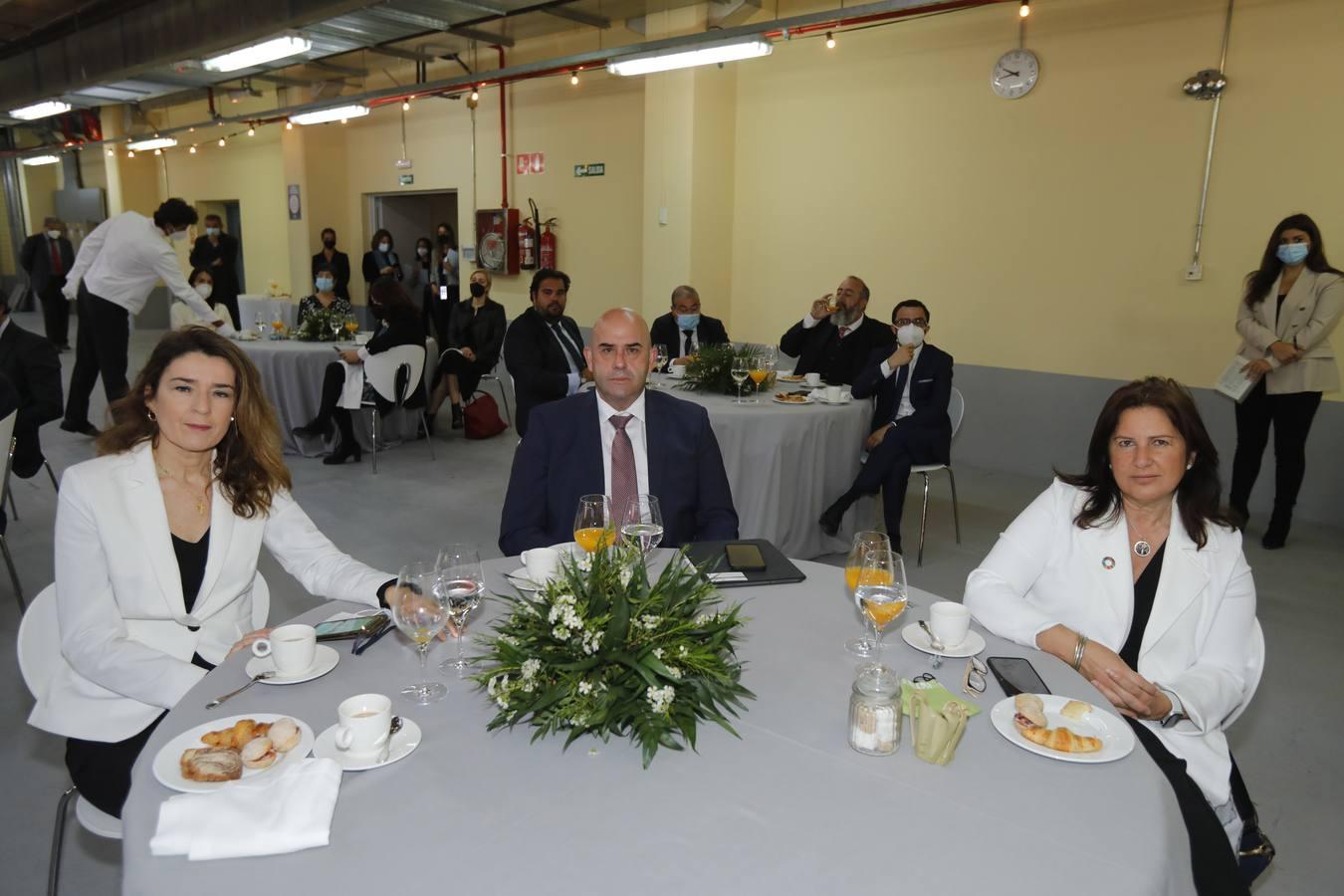 María Jesús Pereira, Francisco Javier Fernández y Esperanza Fitz