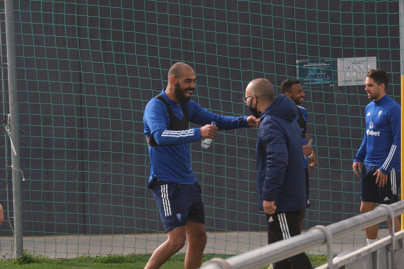 FOTOS: Akapo, la novedad en el entrenamiento del Cádiz CF