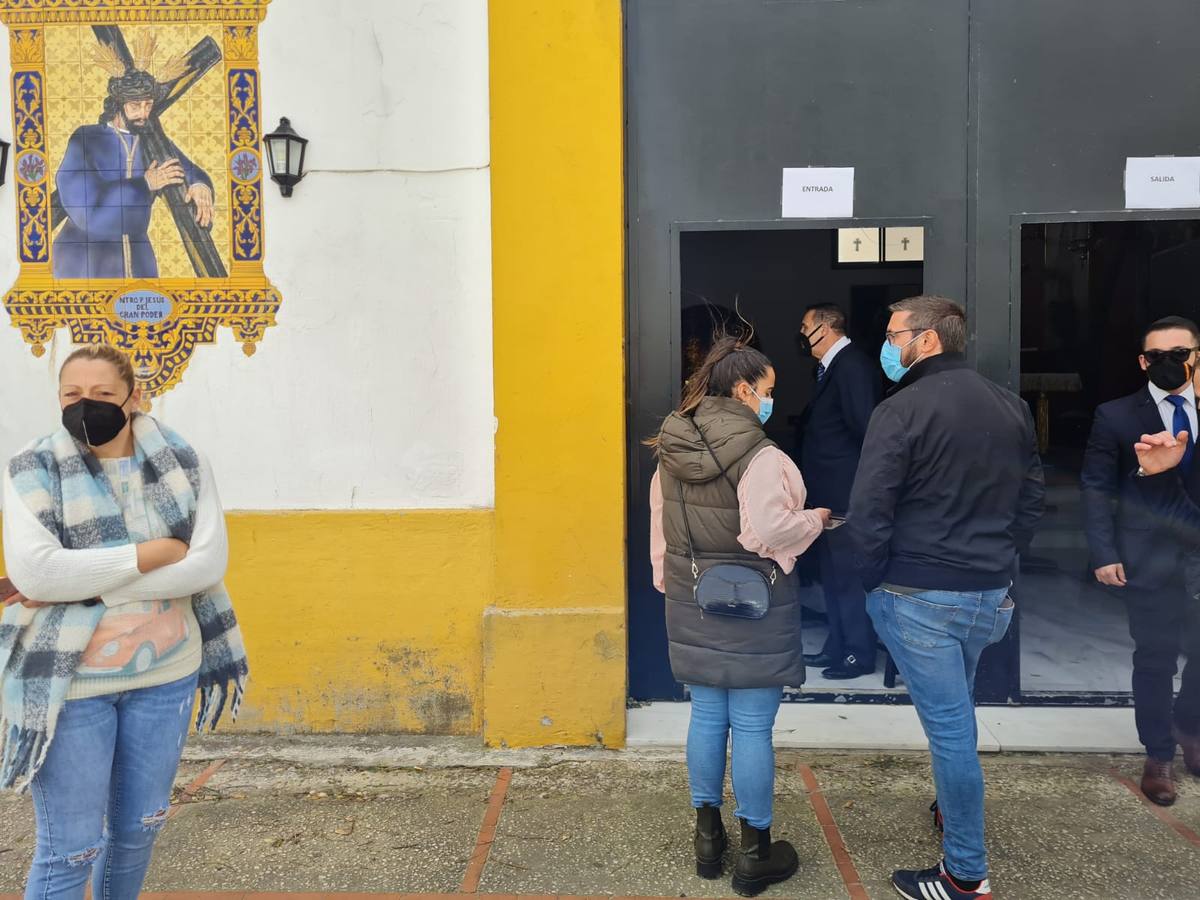 Miércoles Santo en San Fernando muy marcado por el temporal