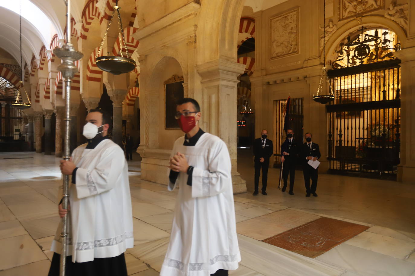 Semana Santa de Córdoba 2021 | Las imágenes del acto conjunto el Jueves Santo en la Catedral