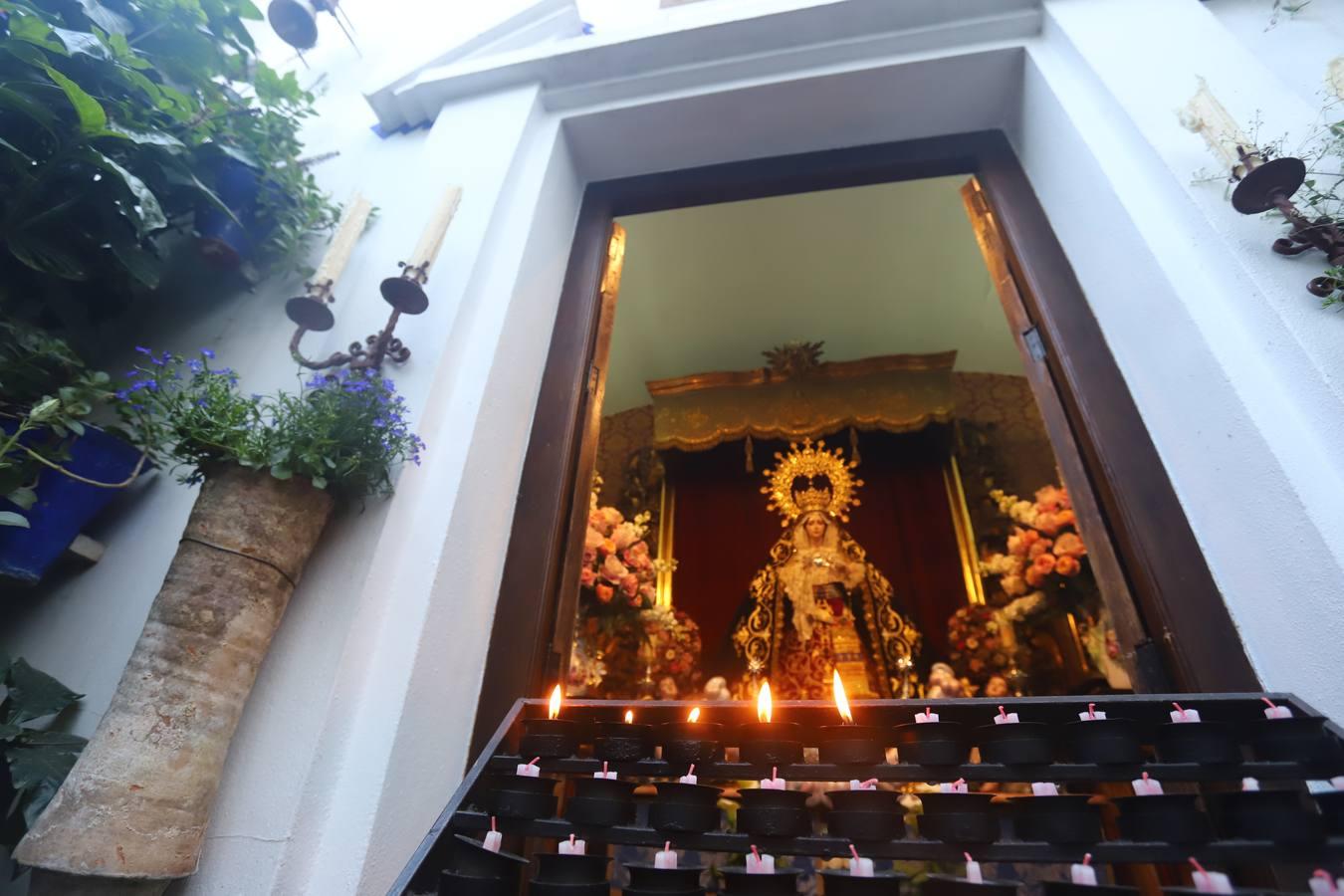 Los Patios de Córdoba recuperan la tradición de los altares de devoción popular