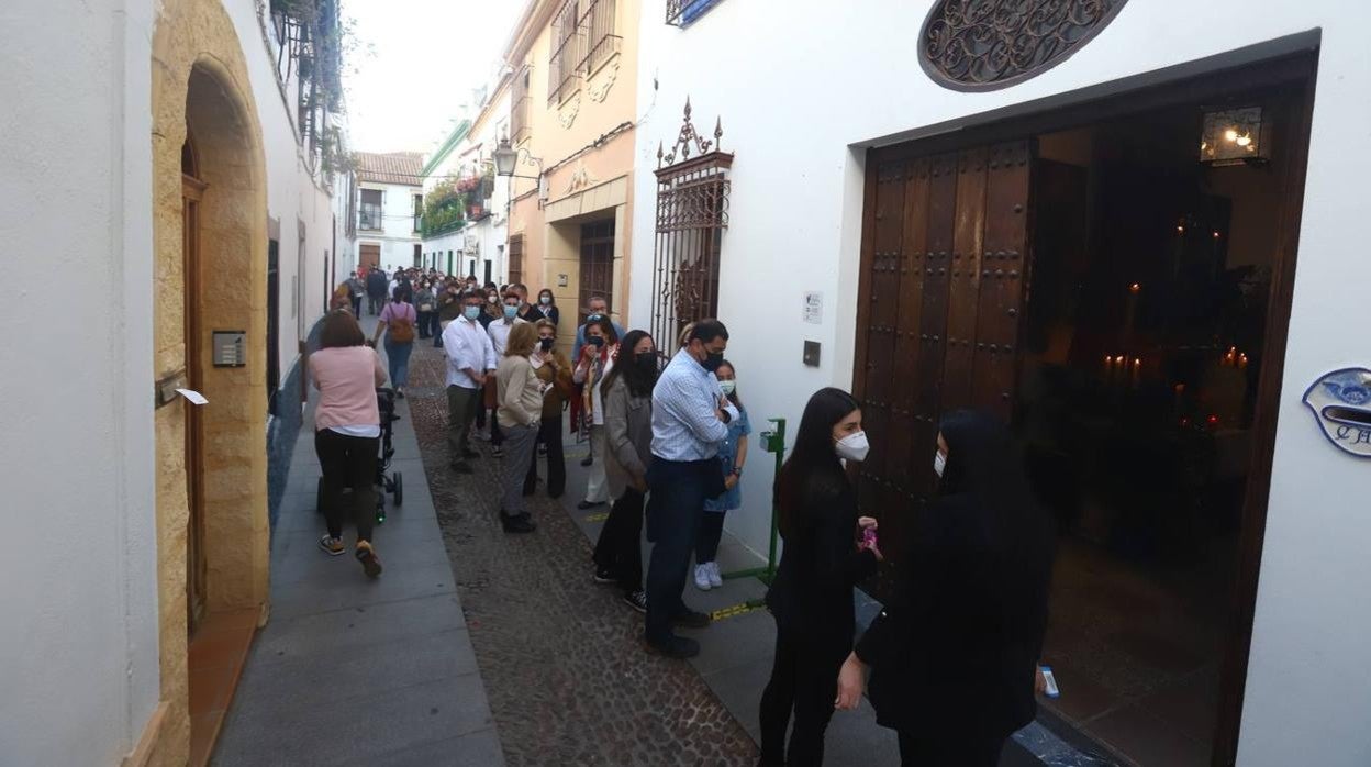 Los Patios de Córdoba del Jueves Santo, en imágenes