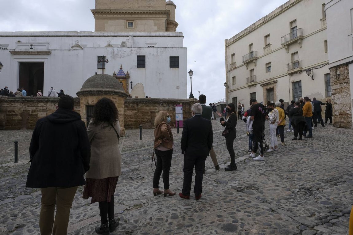 Fotos: las mejores imágenes del Jueves Santo en Cádiz