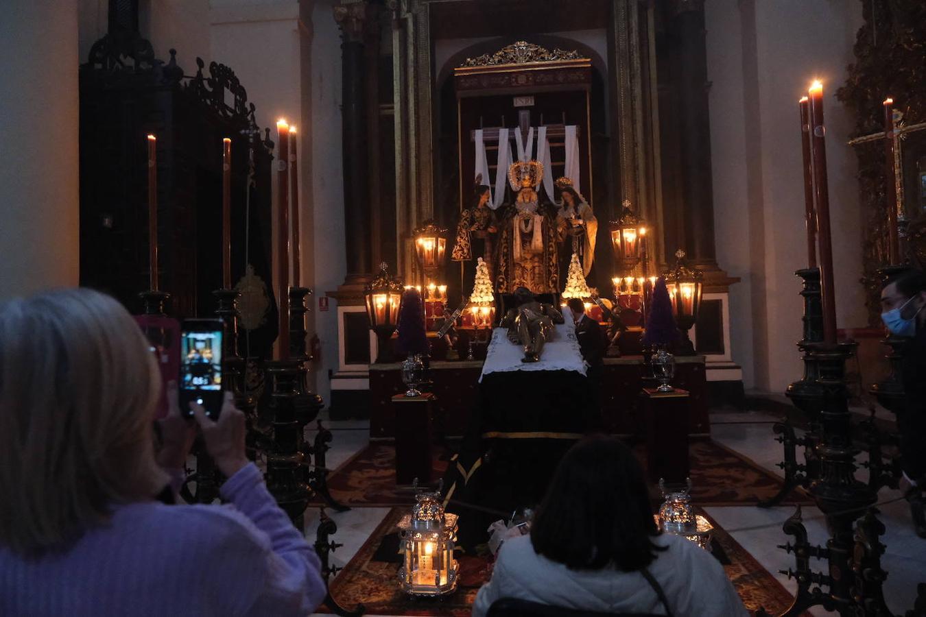 Semana Santa de Córdoba 2021 | Las imágenes del Santo Sepulcro el Viernes Santo