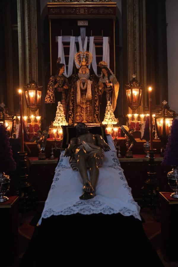 Semana Santa de Córdoba 2021 | Las imágenes del Santo Sepulcro el Viernes Santo