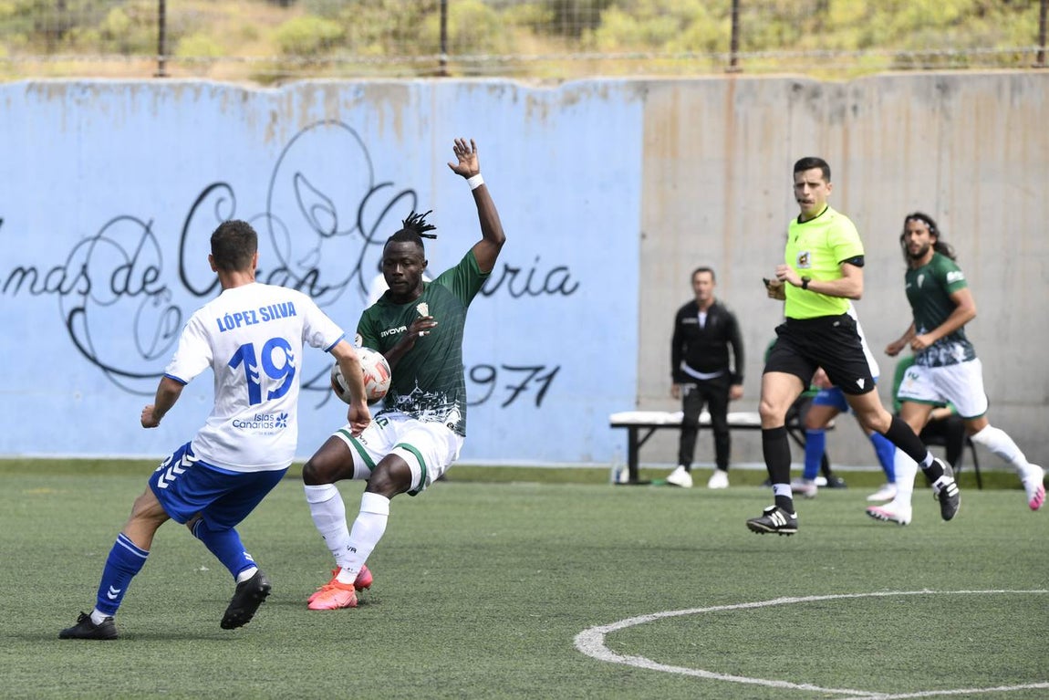 Las mejores imágenes del gol y el penalti en el Tamaraceite - Córdoba CF