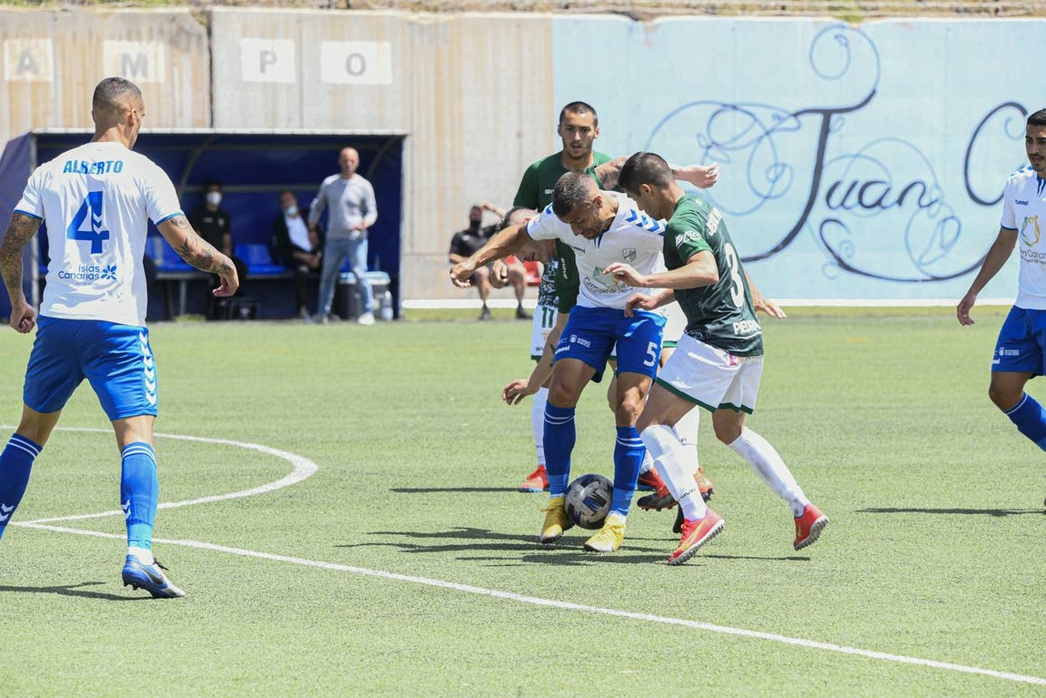 Las mejores imágenes del gol y el penalti en el Tamaraceite - Córdoba CF