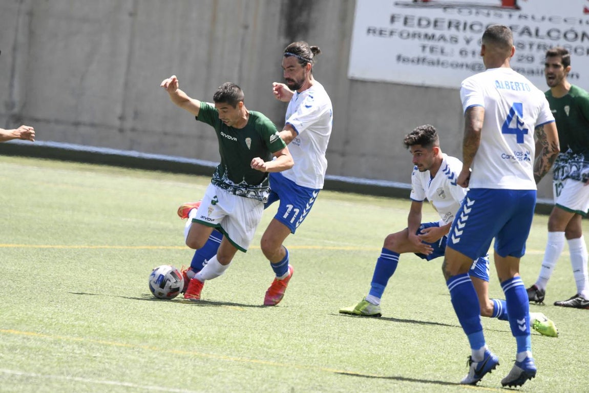Las mejores imágenes del gol y el penalti en el Tamaraceite - Córdoba CF