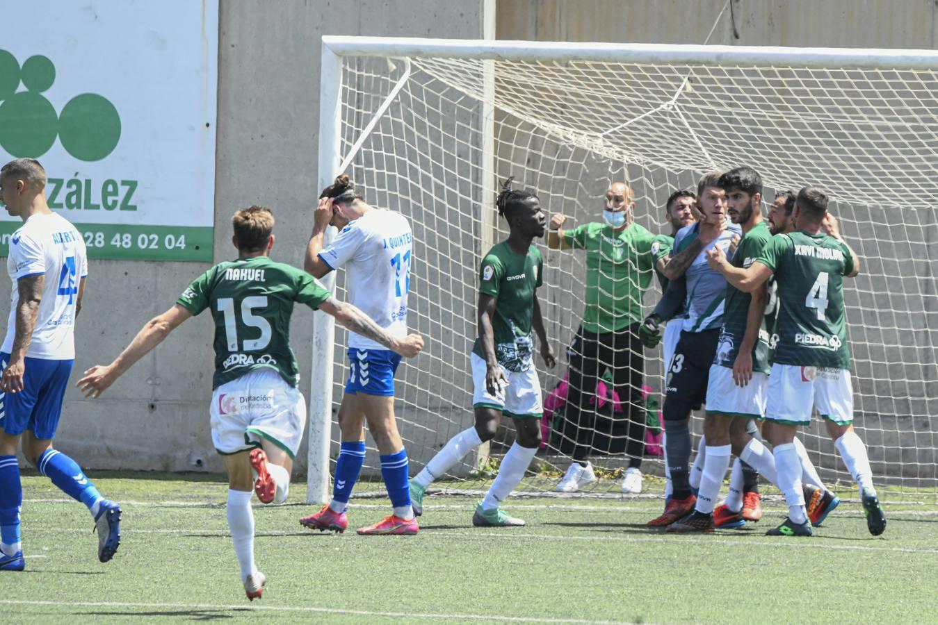 Las mejores imágenes del gol y el penalti en el Tamaraceite - Córdoba CF