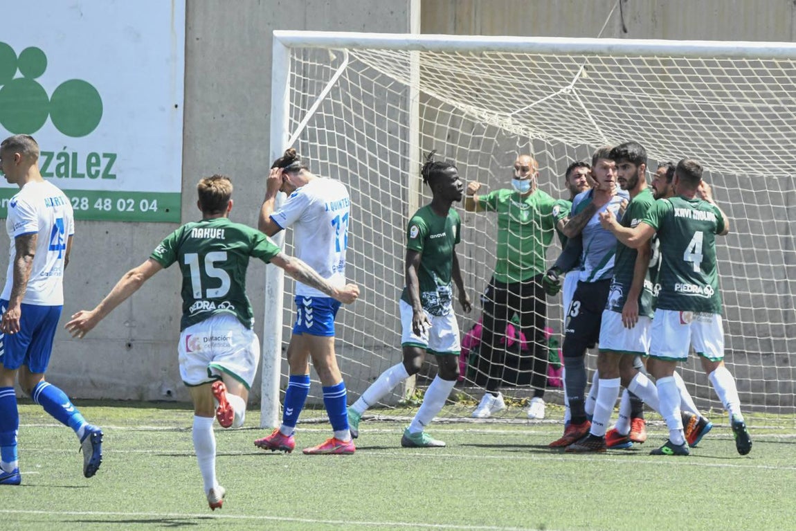 Las mejores imágenes del gol y el penalti en el Tamaraceite - Córdoba CF