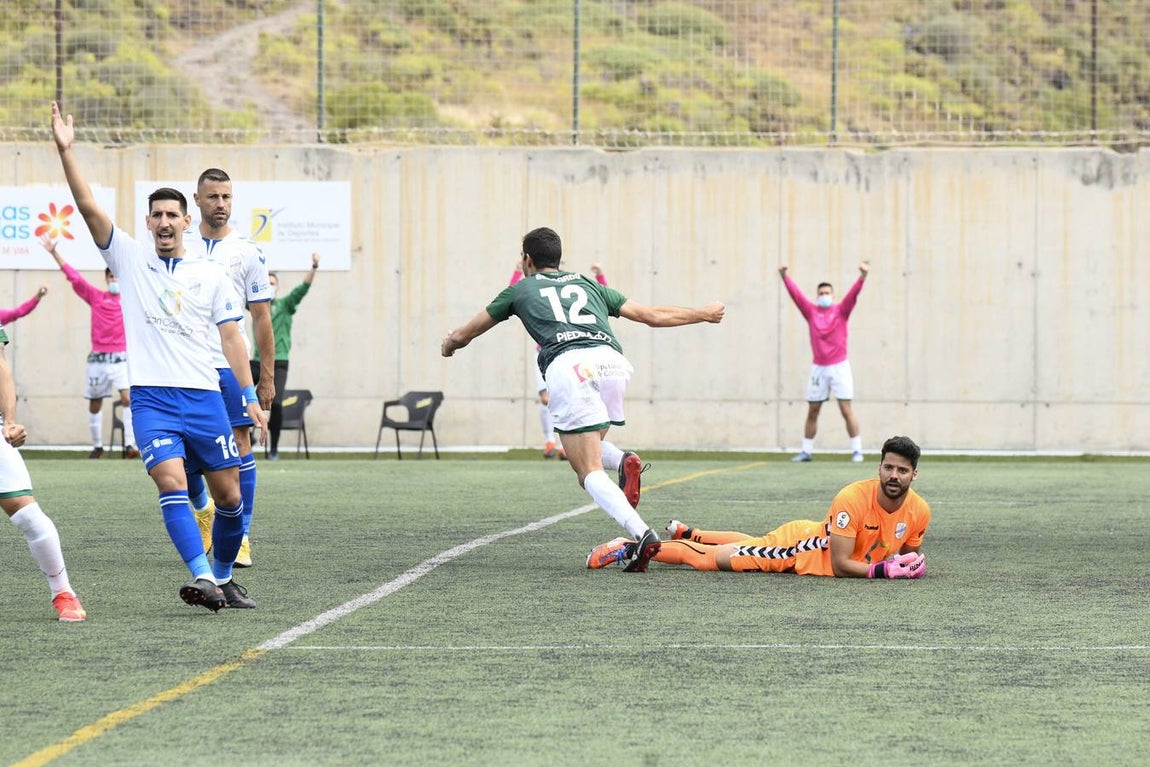 Las mejores imágenes del gol y el penalti en el Tamaraceite - Córdoba CF