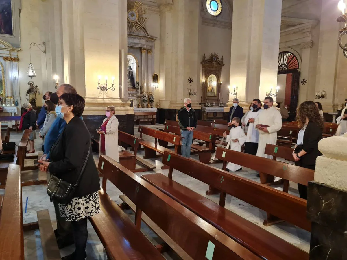 Chiclana despide su Semana Santa con el rezo del Vía Lucis el Domingo de Resurrección