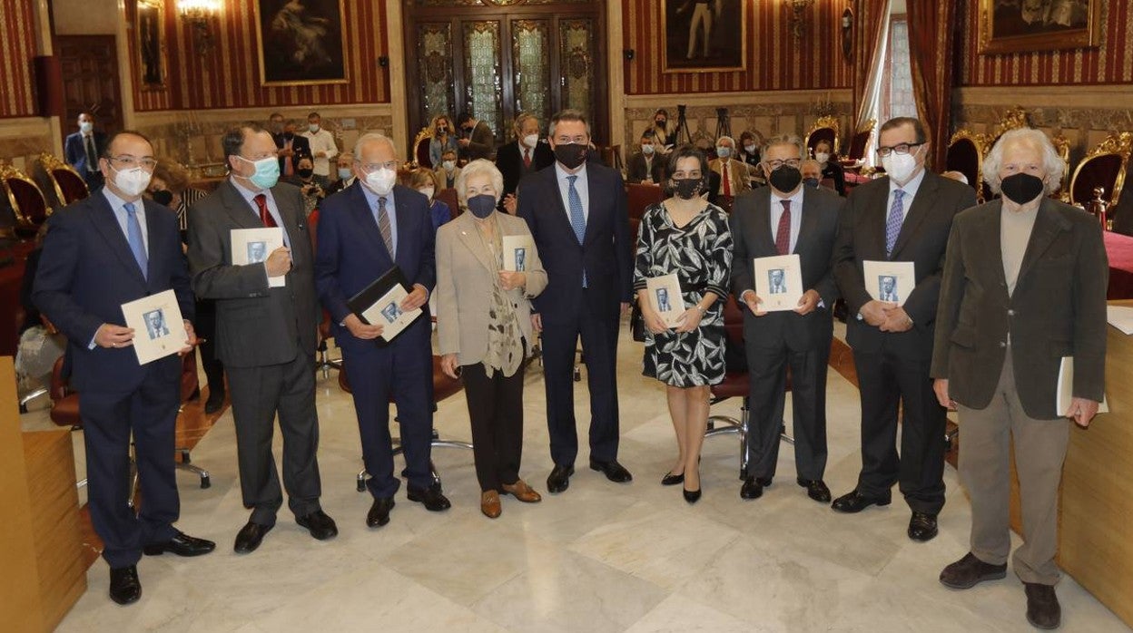 Homenaje del Ayuntamiento de Sevilla a la labor de Manuel del Valle