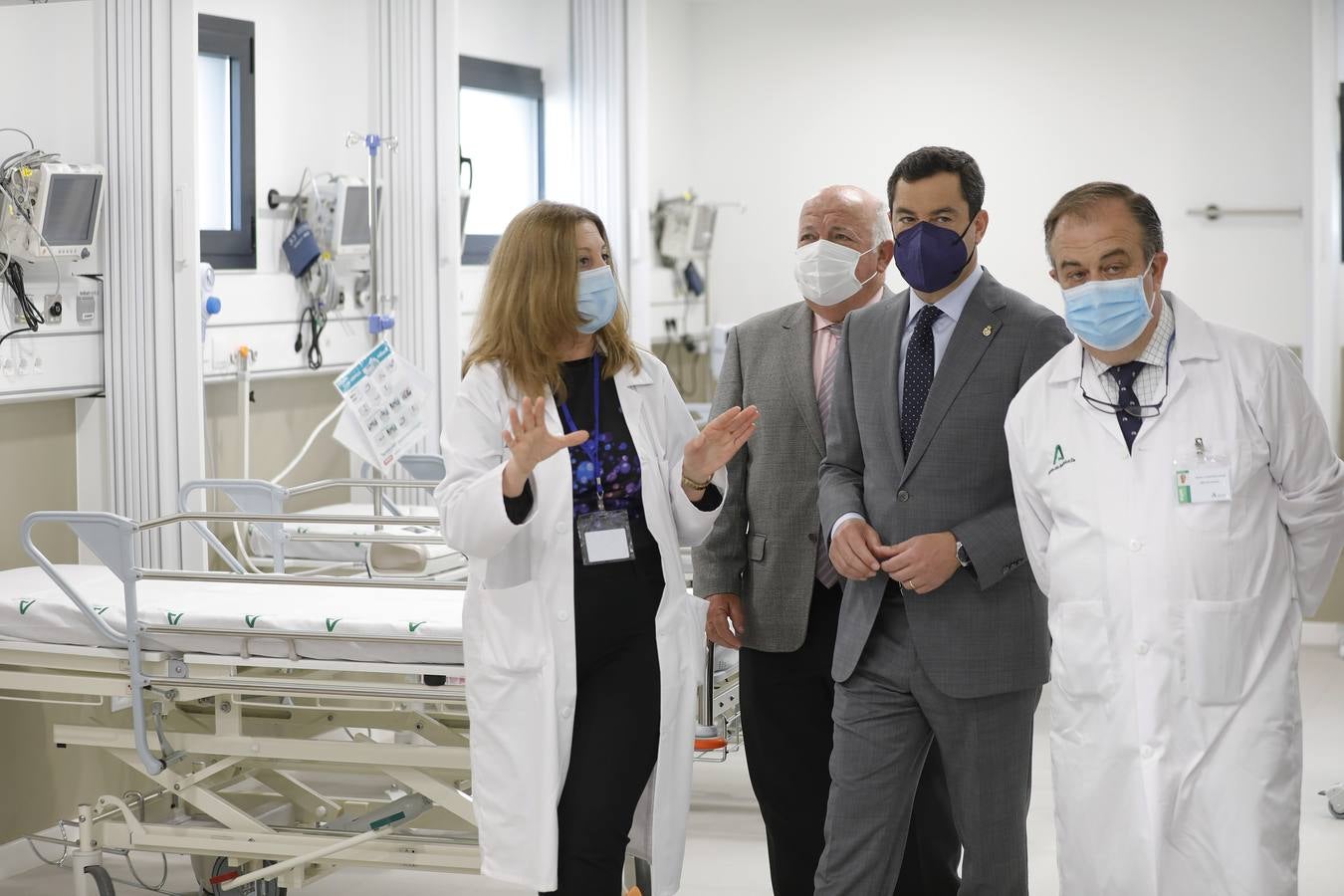 Visita de Juanma Moreno a las  nuevas dependencias del Hospital Universitario Virgen Macarena de Sevilla