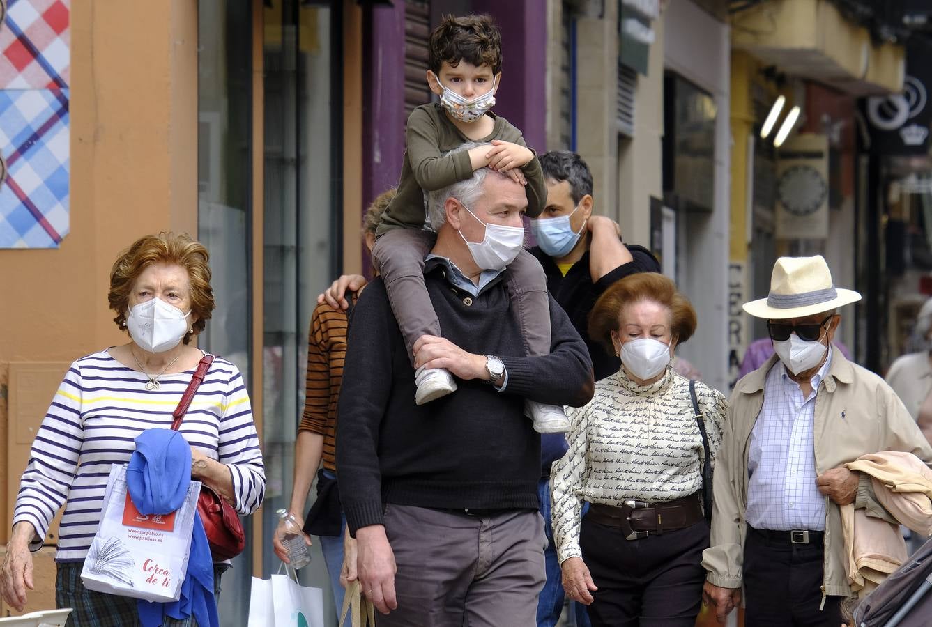 Ambiente primaveral por las calles de Sevilla