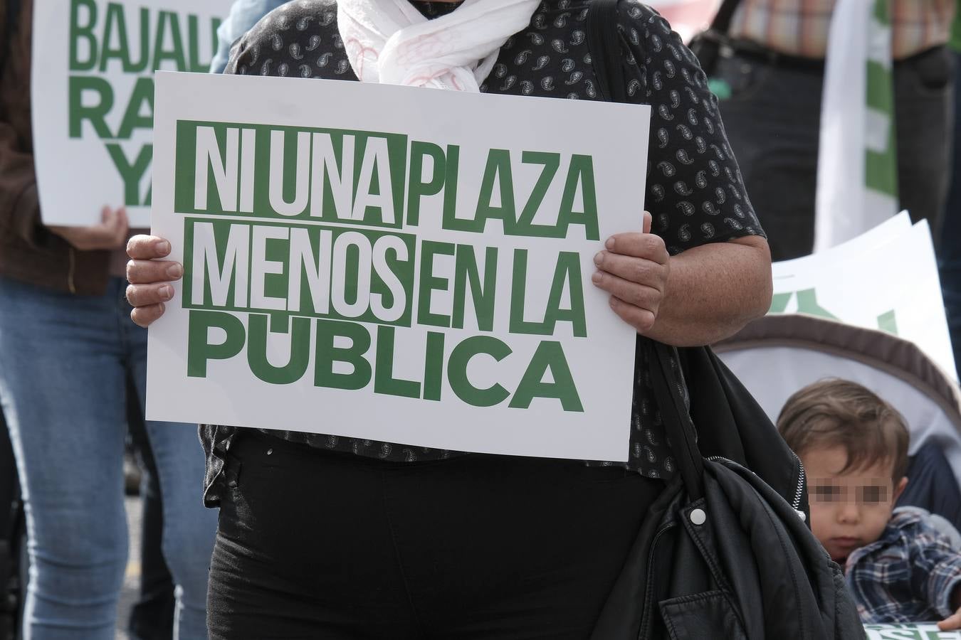 Manifestación de padres para protestar por los recortes en la educación pública