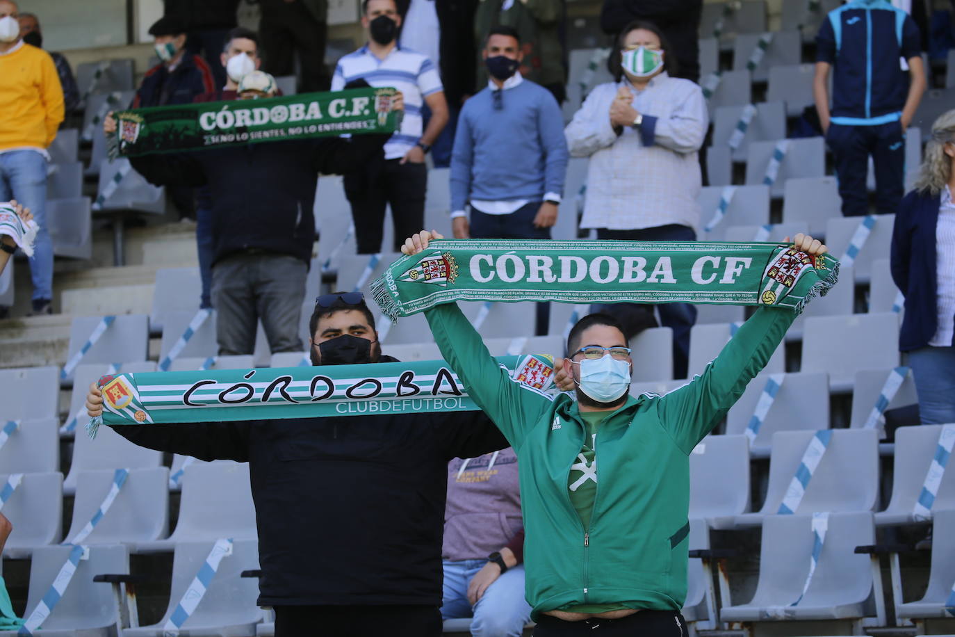 El ambiente en El Arcángel en el Córdoba CF - Linense, en imágenes