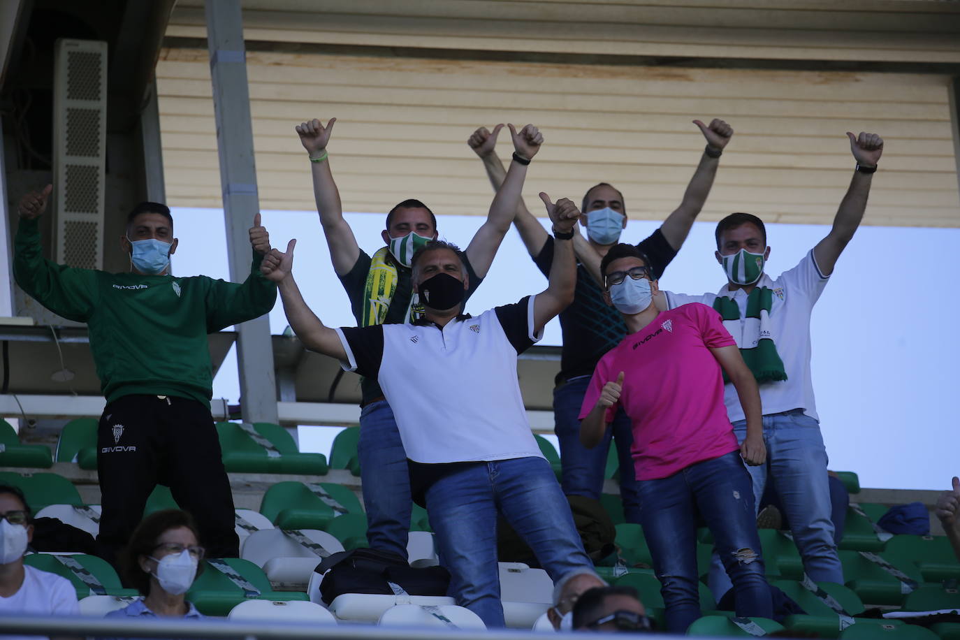 El ambiente en El Arcángel en el Córdoba CF - Linense, en imágenes