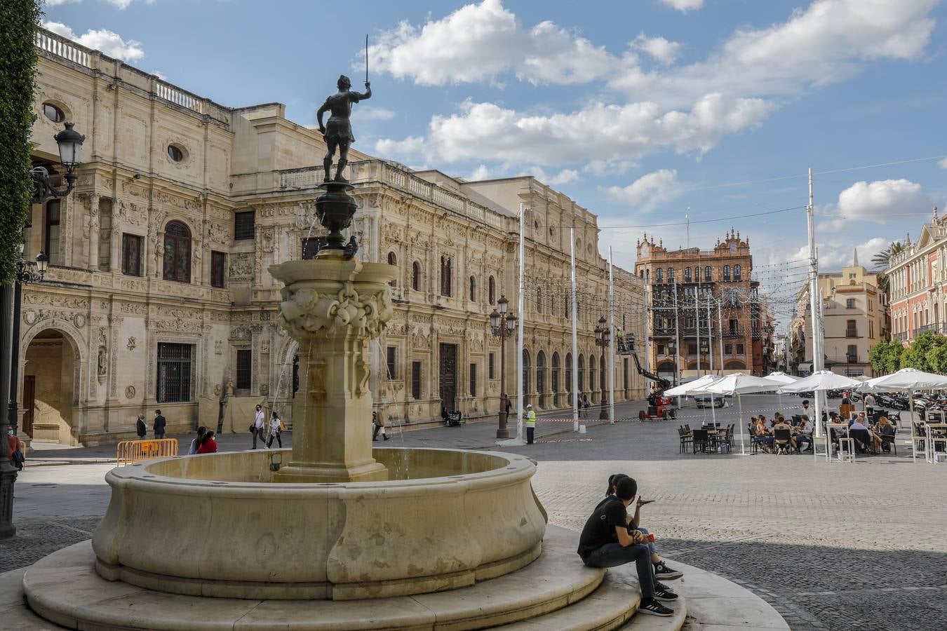 La Junta de Andalucía decide si suspende la &#039;Feria&#039; de Sevilla