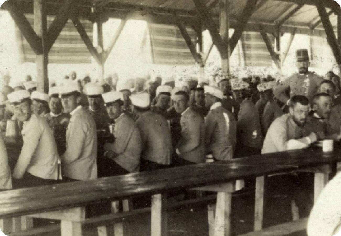 Alumnos de la Academia en el comedor de Alijares en 1888. Archivo Municipal de Toledo. 