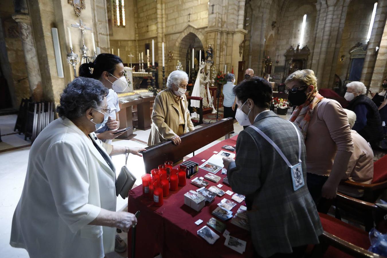 La veneración a la Virgen de los Remedios de Córdoba en martes y 13 en imágenes