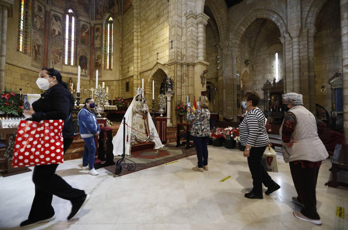 La veneración a la Virgen de los Remedios de Córdoba en martes y 13 en imágenes