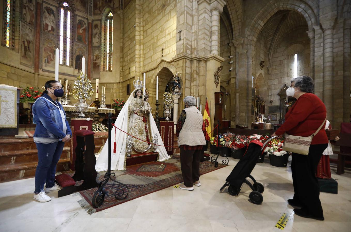 La veneración a la Virgen de los Remedios de Córdoba en martes y 13 en imágenes