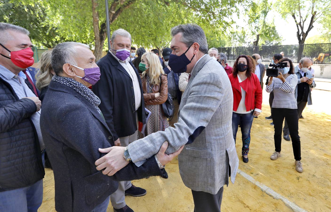 Fotogalería: Rotulación del nuevo Paseo Nicolás Redondo Urbieta en Sevilla