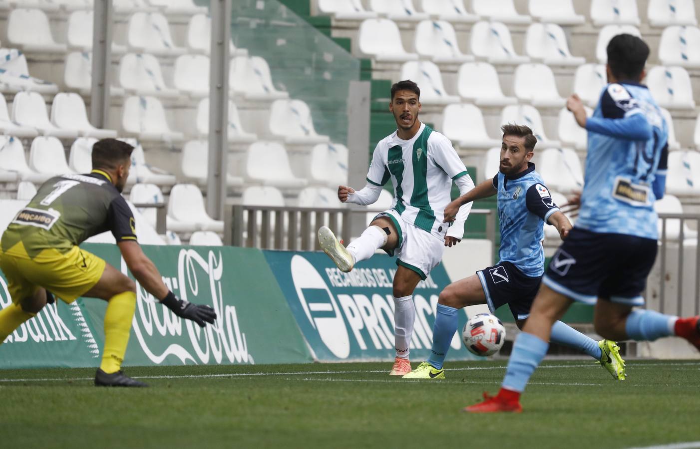 La victoria del Córdoba B ante el Rota, en imágenes