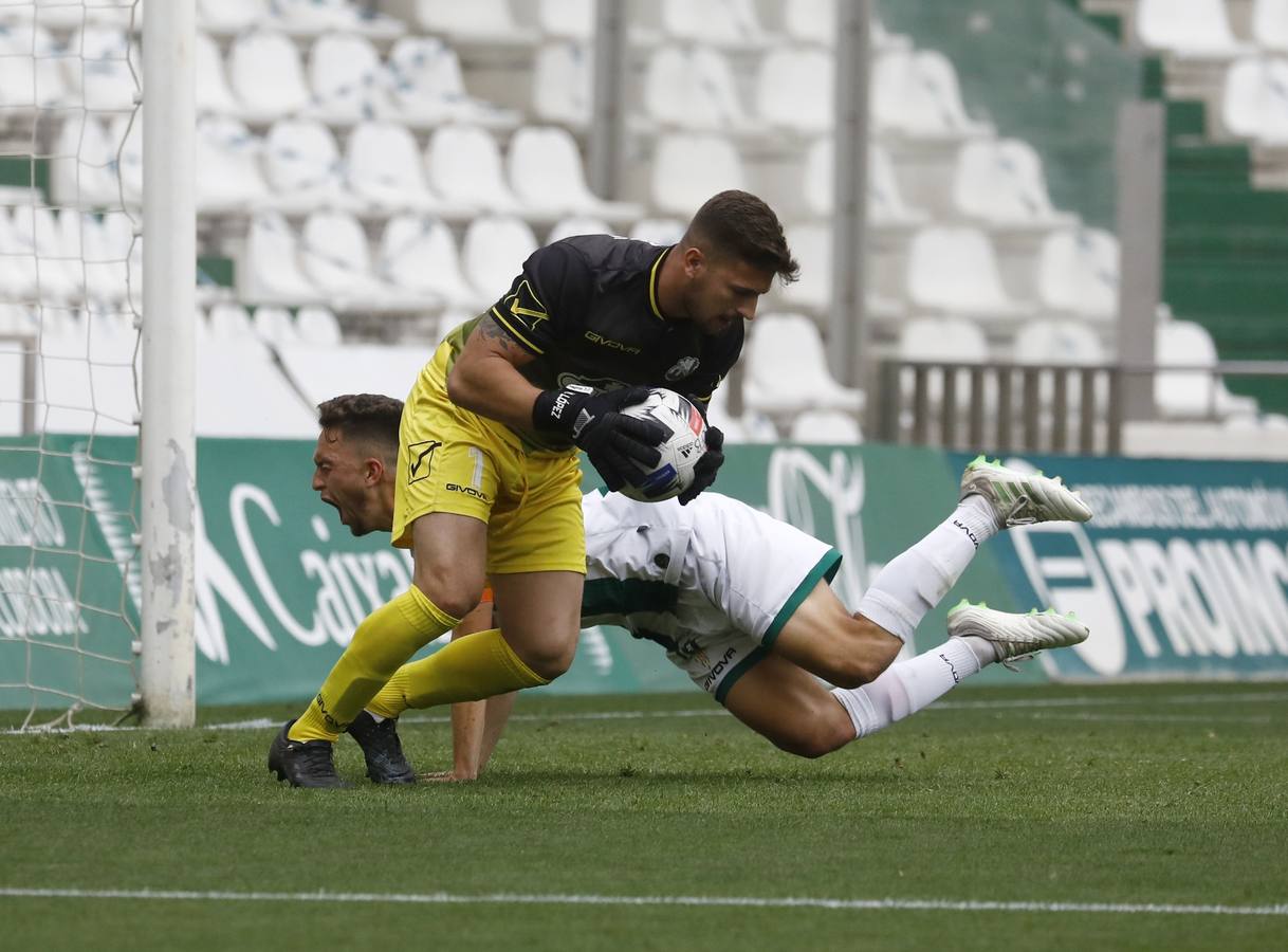 La victoria del Córdoba B ante el Rota, en imágenes