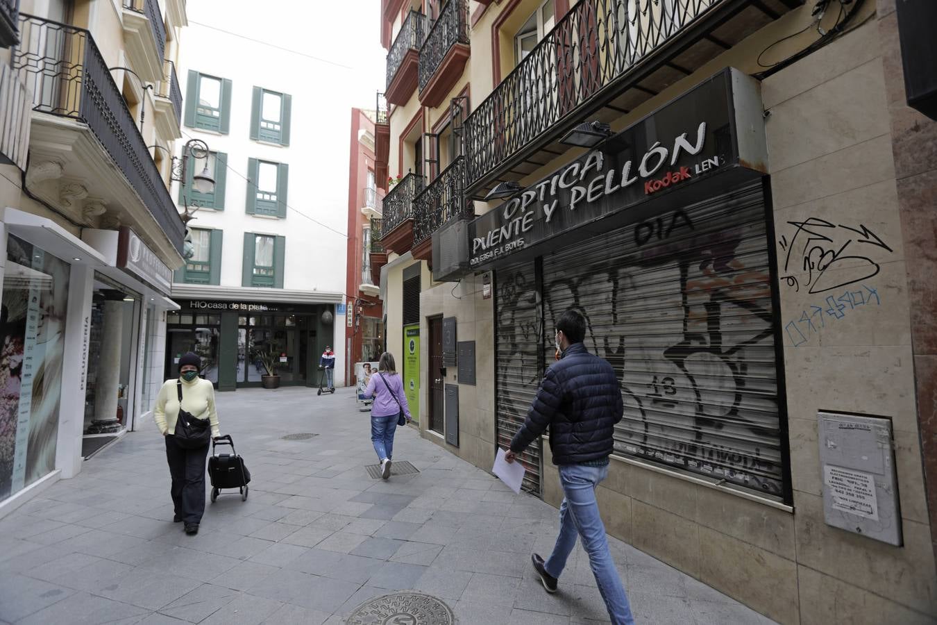 Caen los precios del alquiler en los locales comerciales del Centro de Sevilla