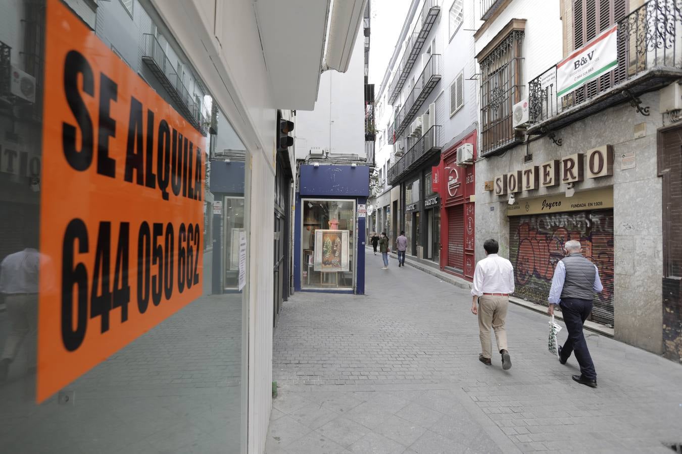 Caen los precios del alquiler en los locales comerciales del Centro de Sevilla