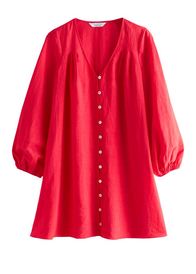 Vestido con mangas abullonadas en color rojo de &amp; Other Stories (79€). 