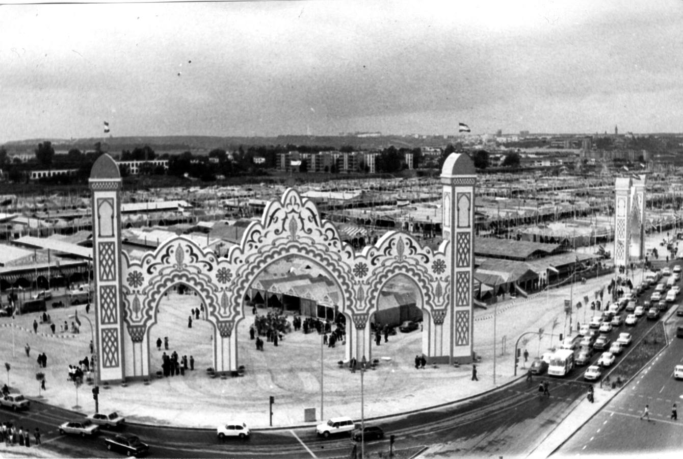 Primera Feria de Abril de Sevilla celebrada en el recinto de los Remedios, en el año 1973