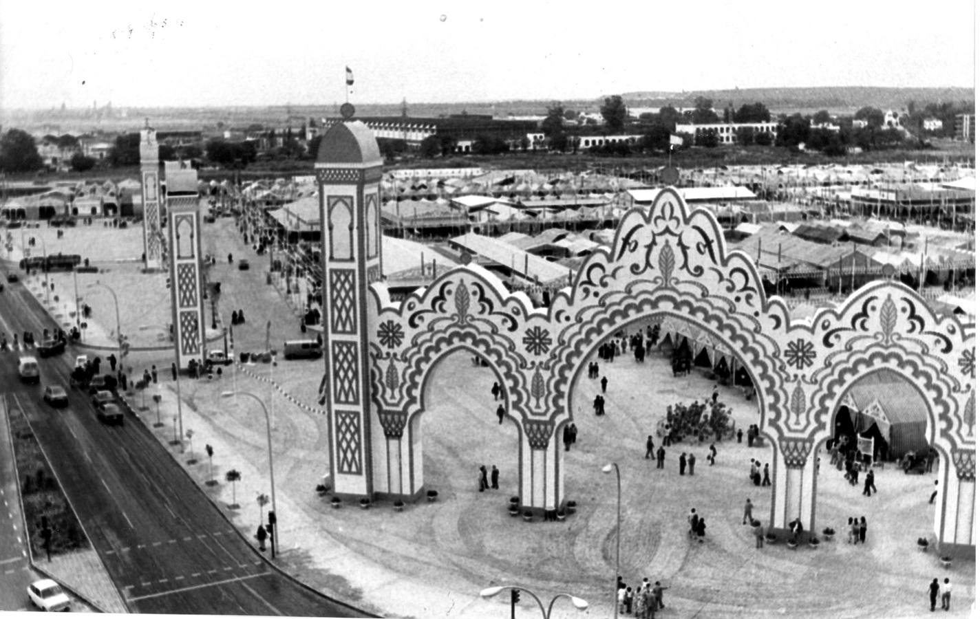 Primera Feria de Abril de Sevilla celebrada en el recinto de los Remedios, en el año 1973