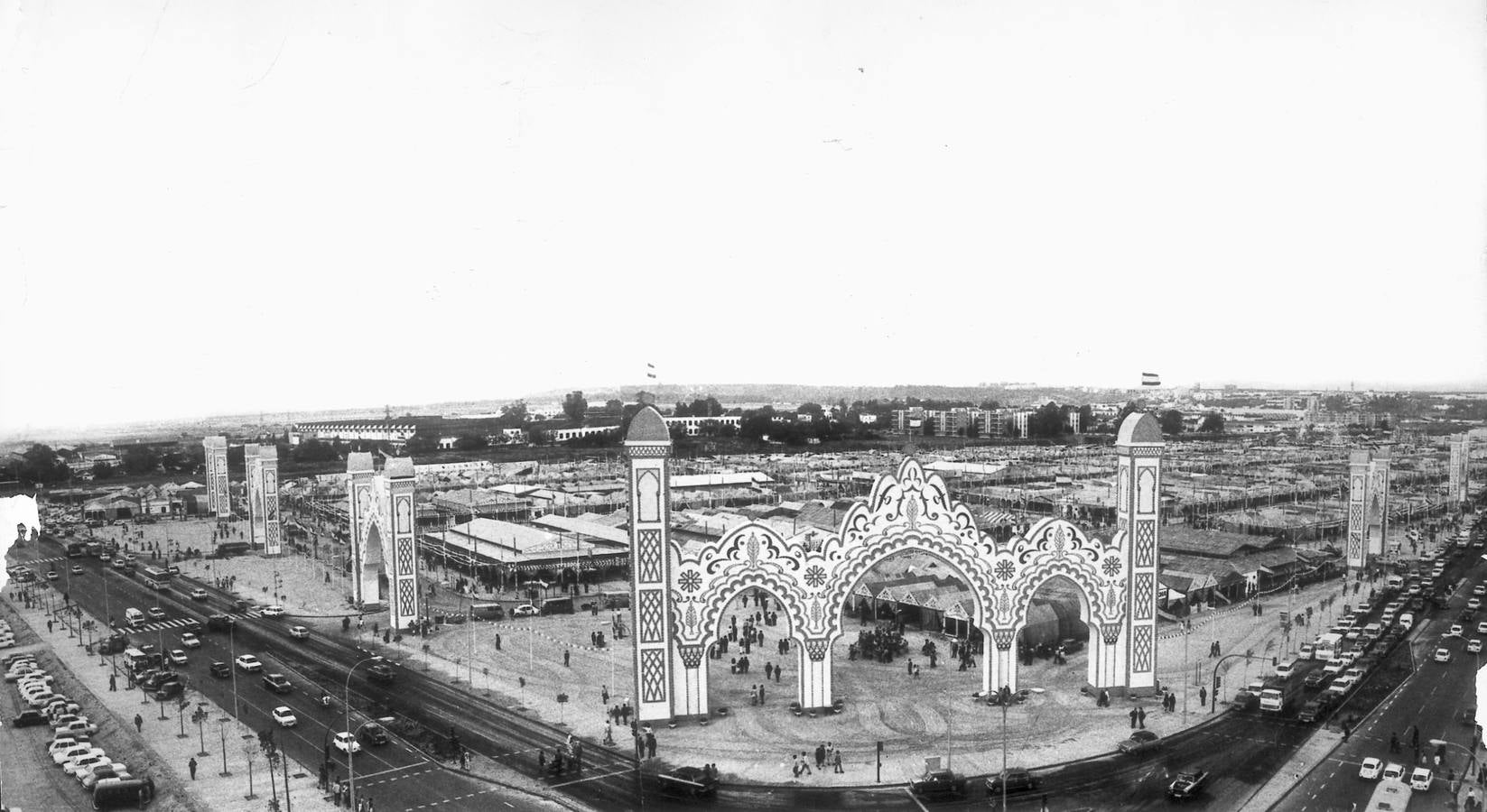 Primera Feria de Abril de Sevilla celebrada en el recinto de los Remedios, en el año 1973