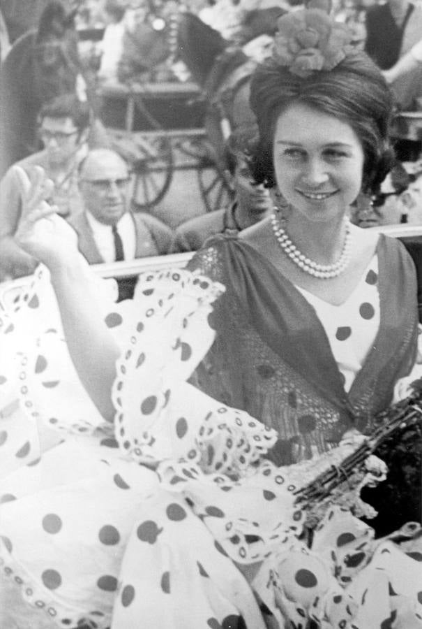 Doña Sofía durante una visita a la Feria de Abril de Sevilla en la década de los 70